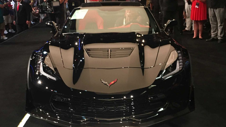 Η τελευταία Corvette C7 πουλήθηκε για 2,7 εκατ. δολάρια